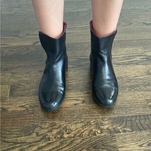 Women's boots Loriblu. Size 36 or 6. Black color. Leather